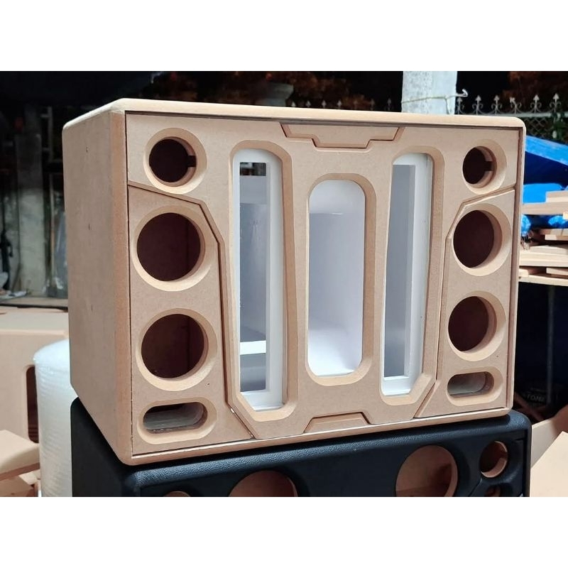 ตู้ลำโพงแบนพาส 4.5นิ้ว 4ดอก กระแทกข้าง