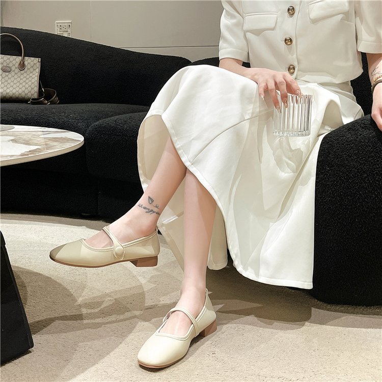 รองเท้าสตรีแมรี่เจนมีสไตล์ รองเท้าส้นแบนตื้นสไตล์เกาหลี สีทึบ เบาสบาย 35-40 หลา
