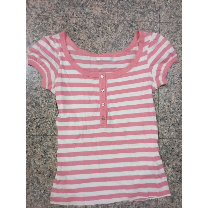 เสื้อยืด hass อก 33-34 นิ้ว สภาพ 90% เนื้อนิ่ม