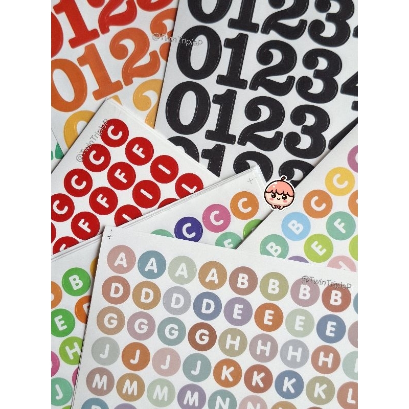 สติ๊กเกอร์ตัวอักษร ABC ตัวเลข เครื่องหมาย แผ่นเรียบ กันน้ำ ขนาดตัวอักษร 1.25cm สีสด หวาน หลากหลาย