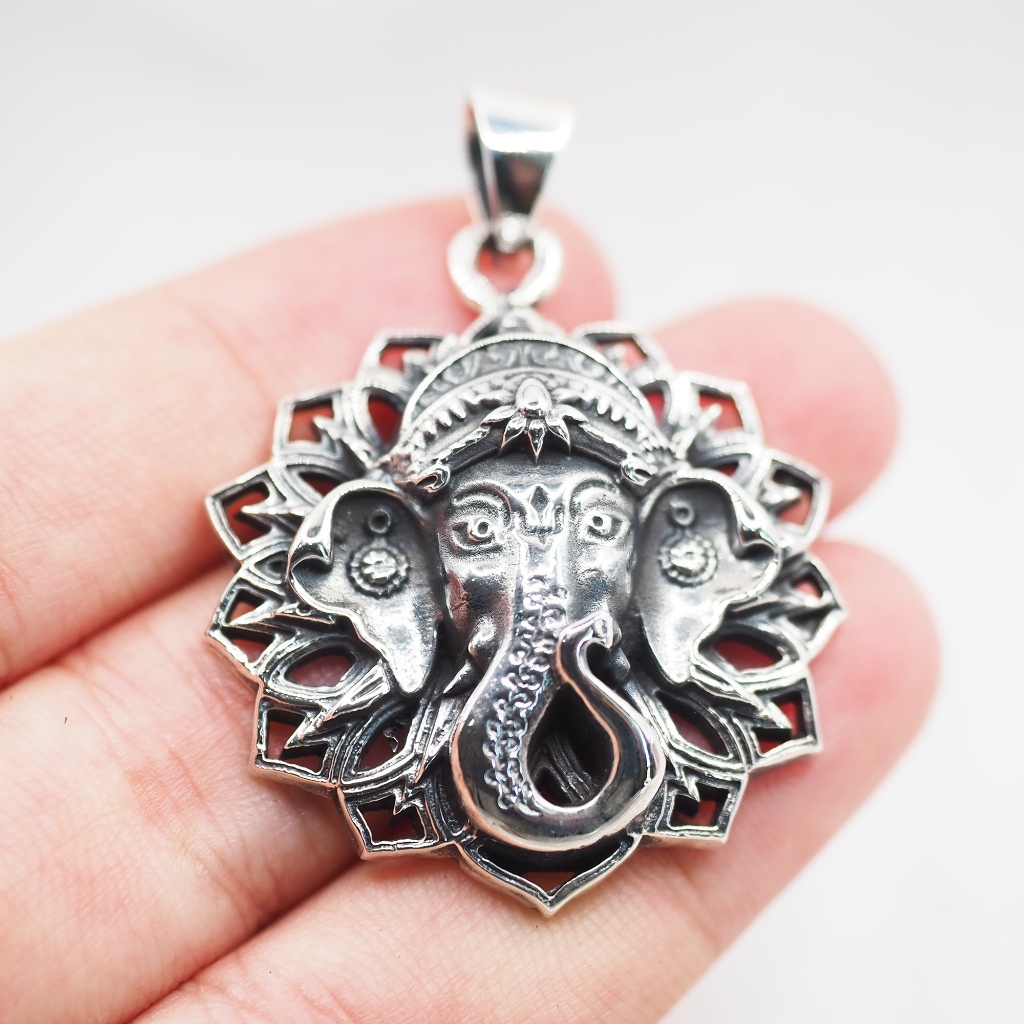 เงินแท้ 92.5% จี้พระพิฆเนศบนดอกบัว จี้องค์เทพ จี้ช้าง จี้ดอกไม้ จี้สร้อยคอขนาดใหญ่ Lord Ganesha Pend