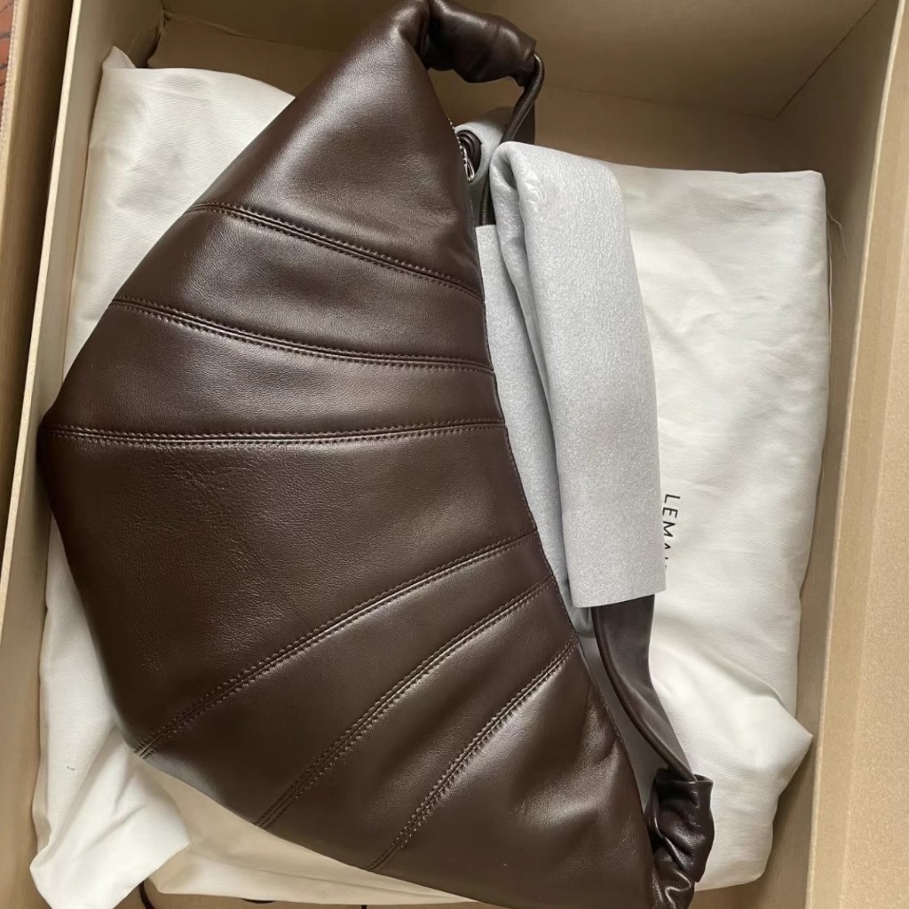 『CHICBAG』Lemaire Croissant Bag Messenger Bag ขนาดทรัมเป็ต ขนาดกลาง กระเป๋าสะพายเดี่ยว กระเป๋าถือ เกี๊ยวแพ็ค