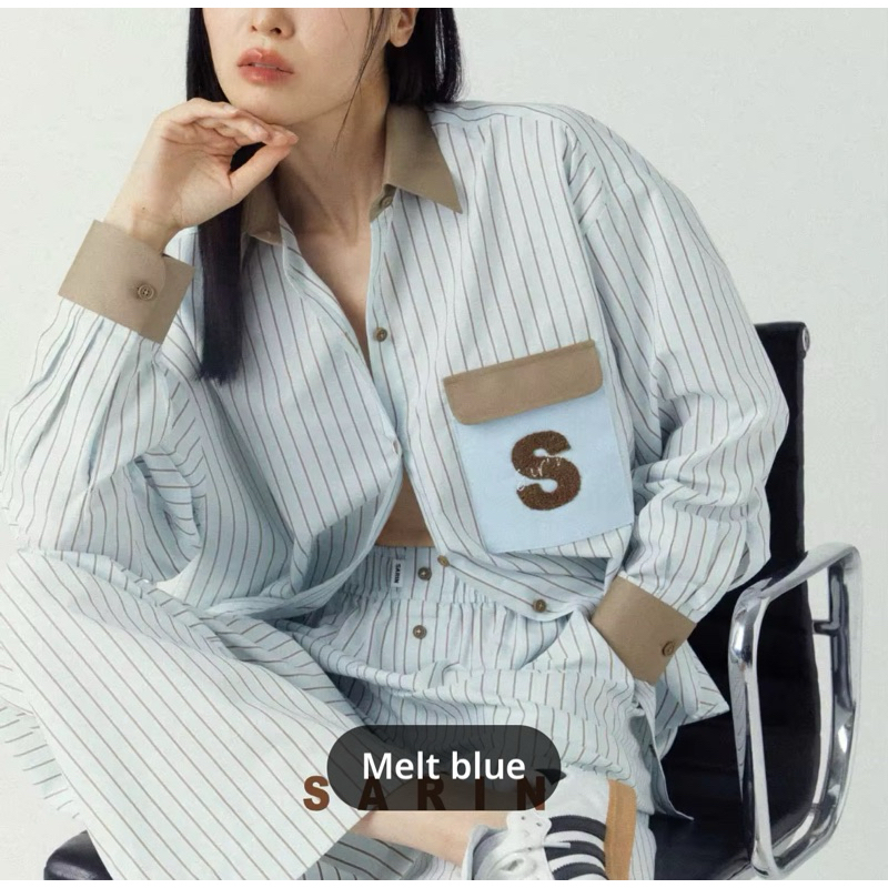 ส่งต่อ Sarin puipui pinstrip shirt