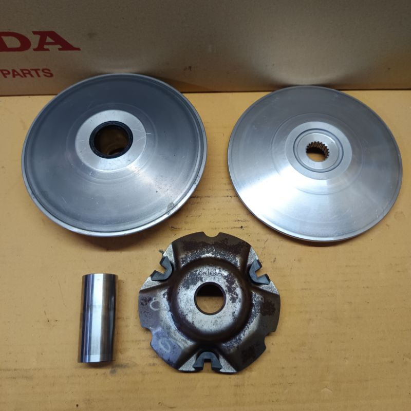 ชุดชามหน้า ชุดหน้าสัมผัสเคลื่อนที่พูลเลย์ขับ FORZA350 / ADV350 รหัส 22130-K1B-T00 	เดิมเเท้ มือสอง