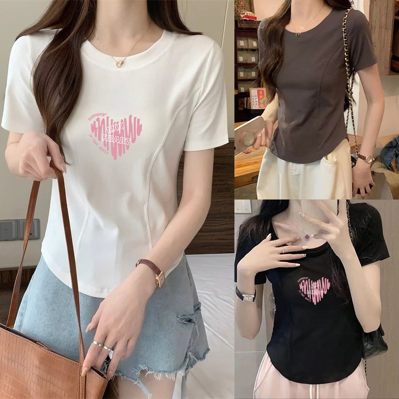 จัดส่งจากกรุงเทพ ใหม่ เสื้อยืดผู้หญิง เสื้อยืดแขนสั้น สีพื้น คอกลม การพิมพ์กราฟิก ผอมเพรียว ใส่สบาย สไตล์ฤดูร้อน