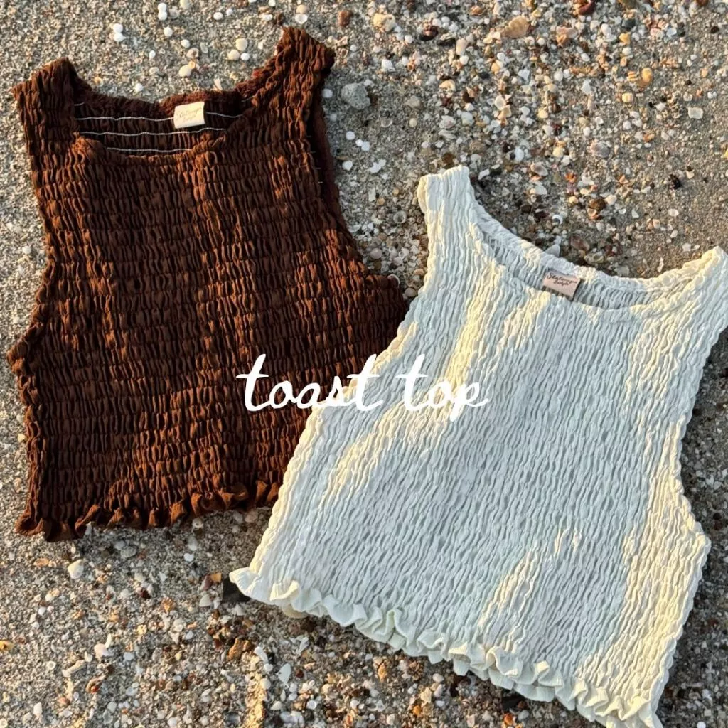พร้อมส่ง✨shatamps toast top (เฉพาะเสื้อ) เสื้อแขนกุด เสื้อสม็อค