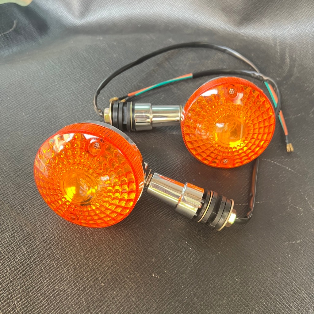 ไฟเลี้ยวแต่งมอเตอร์ไซค์(ของแท้) GN 125 ไฟเลี้ยวรถจักรยานยนต์ 12V สําหรับ GN125 HJ125 Suzuki 1 ชิ้น 2