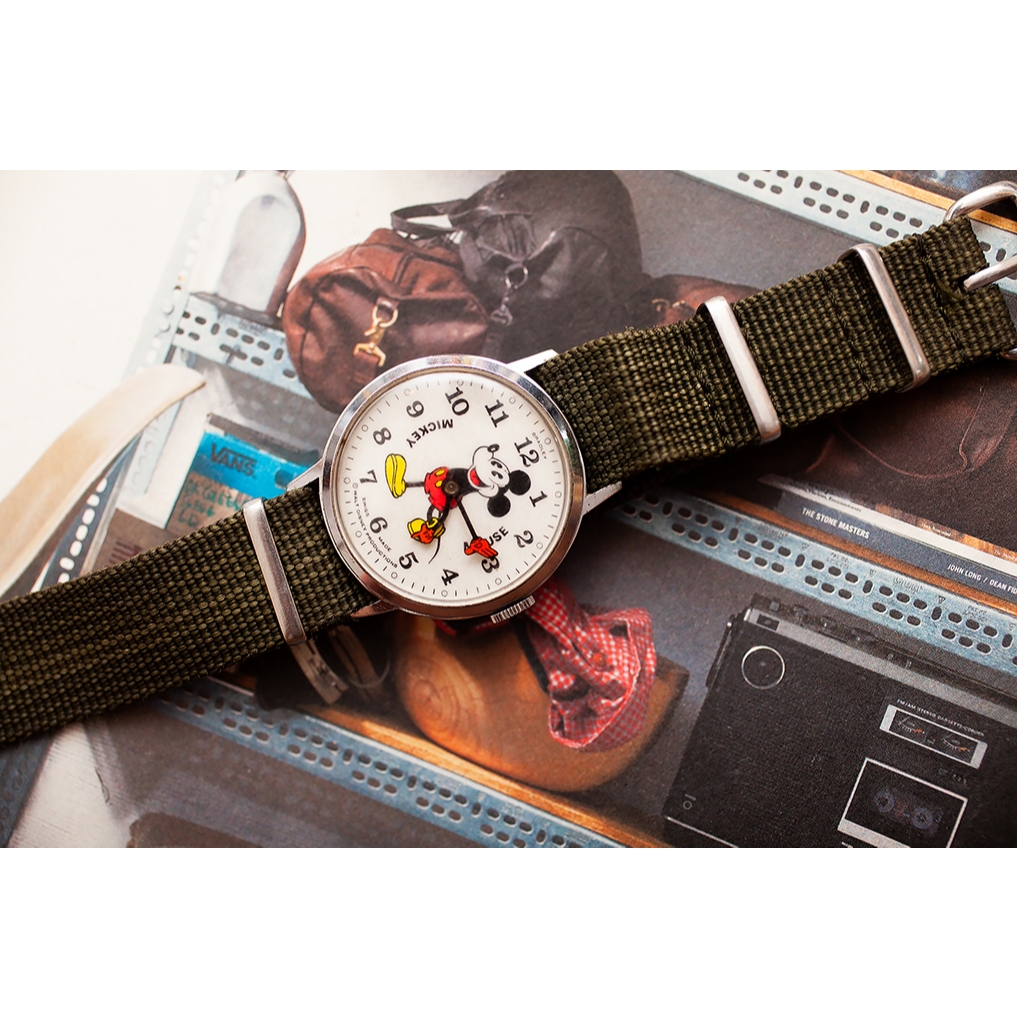 นาฬิกา mickey mous mickey Bradley รุ่น Pied eye Vintage Watch Mickey mouse หายากมาก แบบเดียวกับในภาพ