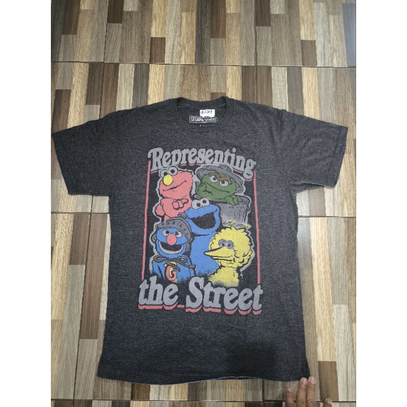 เสื้อมือ 2 ลาย Sesame Street