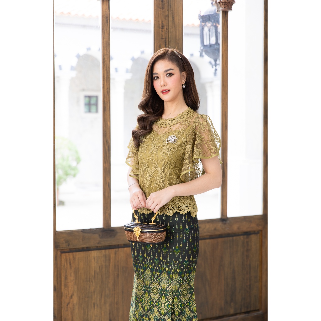 CHANIDA เสื้อลูกไม้พรีเมี่ยม ทรงคอกลม แขนระบายเจ้าหญิง (รหัสสินค้า 1065) *ราคานี้เฉพาะเสื้อ*