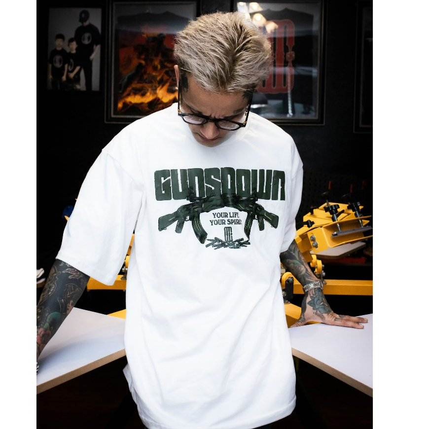 เสื้อยืดคอฟิตสีดำ GUNSDOWN® | KILL THEM ALL | WHITE T-SHIRT
