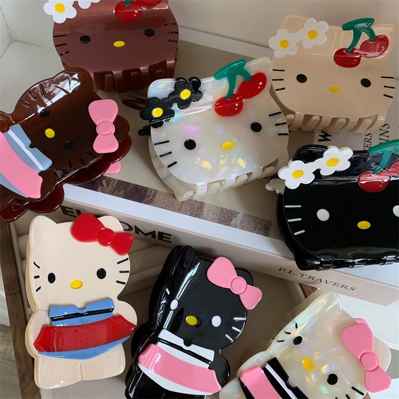 (พร้อมส่ง ) ~ HELLO KITTY กิ๊บติดผมคิตตี้ มีให้เลือกหลายแบบ