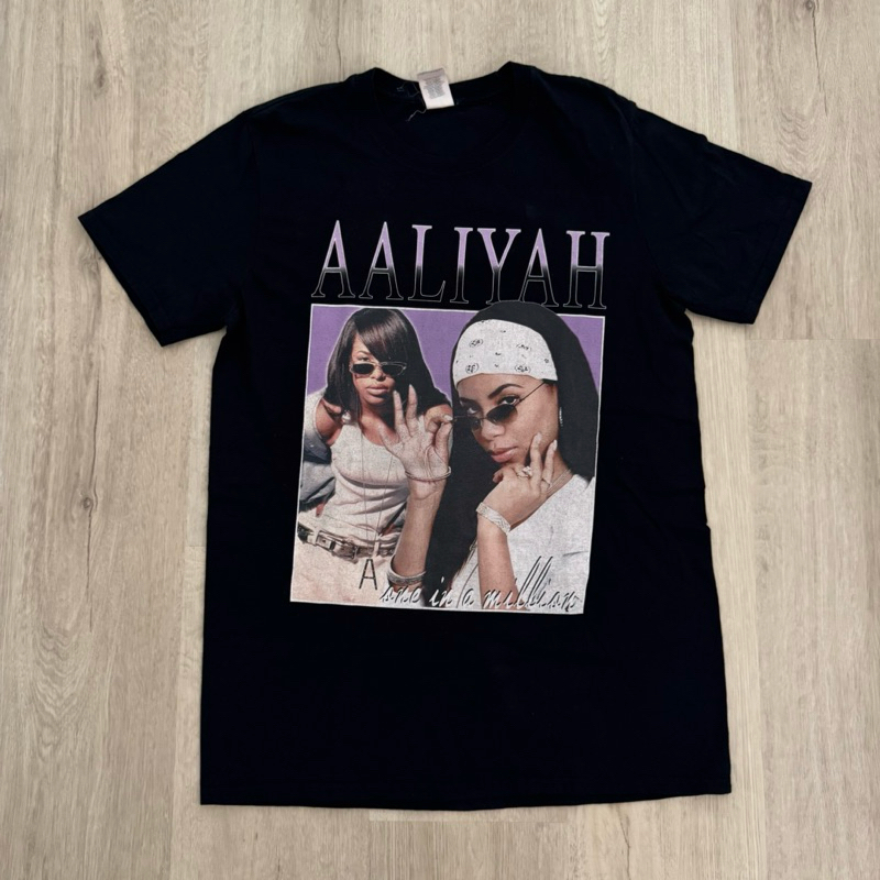 Gildan Aaliyah T-Shirt Size M