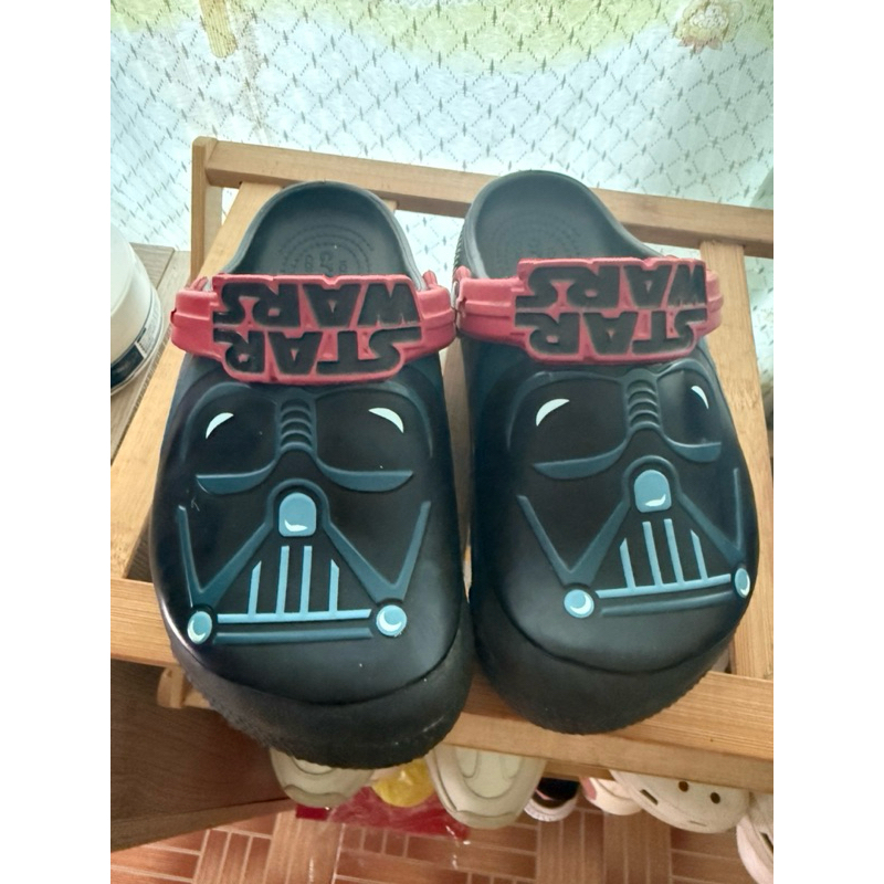 ร้องเท้าเด็กผู้ชายcrocsของแท้