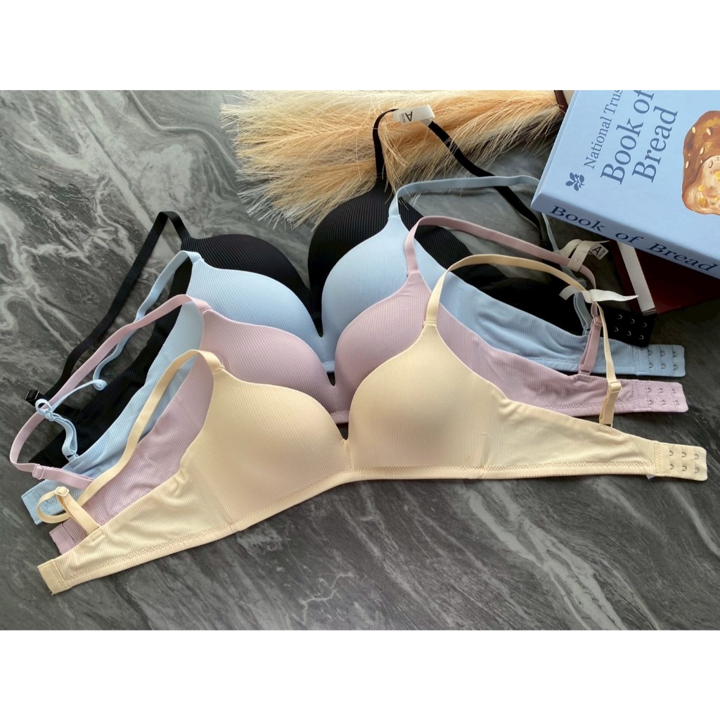Sabina HBU23008 เสื้อชั้นใน Invisible Wire ไร้โครง ฟองน้ำไม่ดันทรง (ตัดป้าย)