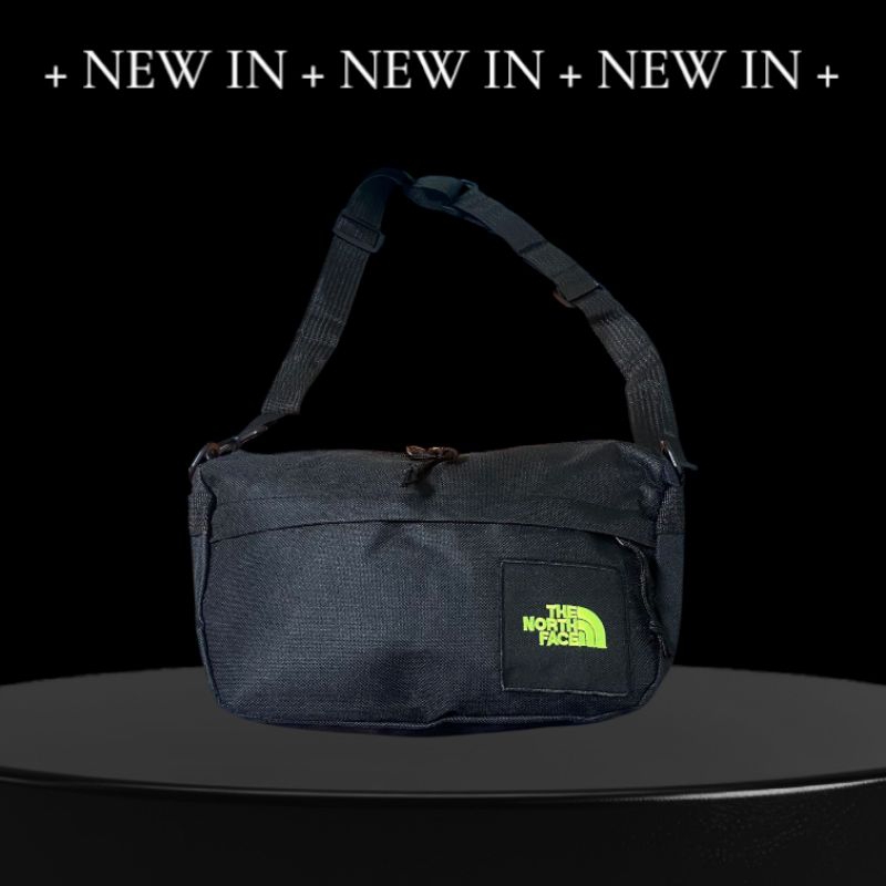 กระเป๋าสะพายข้างสไตล์แคมป์ปิ้ง TnF unisex