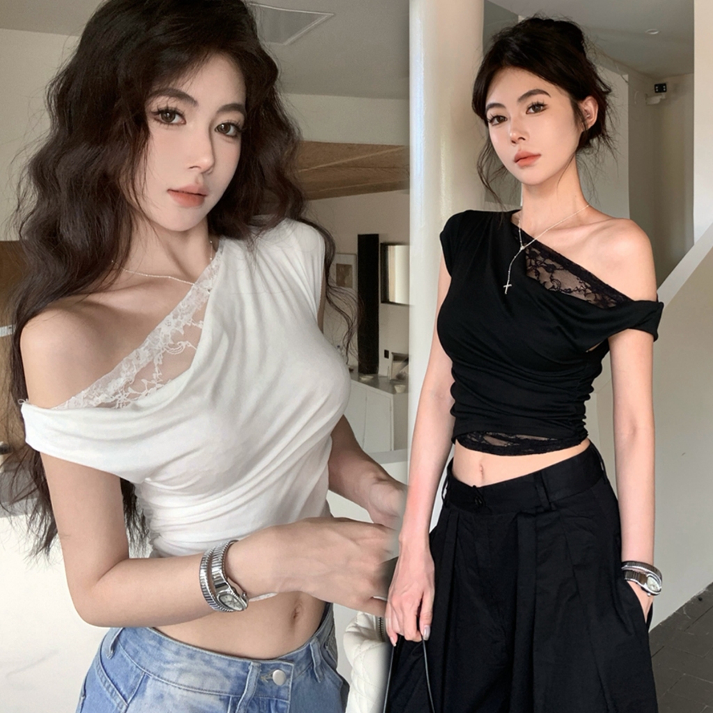 Grace_Chili เสื้อยืดปาดไหล่ผู้หญิง เสื้อครอปผู้หญิง เสื้อรัดรูปเมกา เสื้อผ้าวินเทจ️สายหวานD631