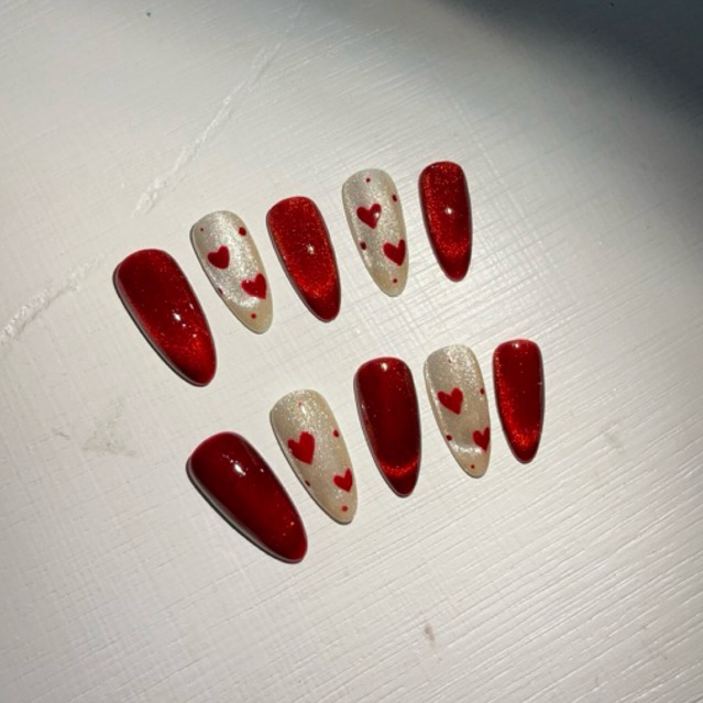 เล็บเจลแท้ เล็บเจลปลอมสำเร็จรูป สีลูกแก้วสีแดง เพ้นหัวใจปุกปิก❤️💛แถมฟรีกาว+ตะไบจิ๋ว