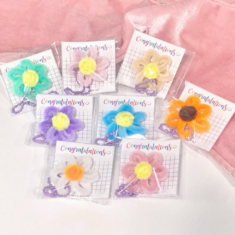 ส่งไว!! 🌸พวงกุญแจดอกเดซี่ พวงกุญแจดอกไม้ ของขวัญปัจฉิม ลวดกำมะหยี่ พวงกุญแจแฮนเมดน่ารัก ดอกไม้ลวดกำมะหยี่ ของแจกลูกค้า