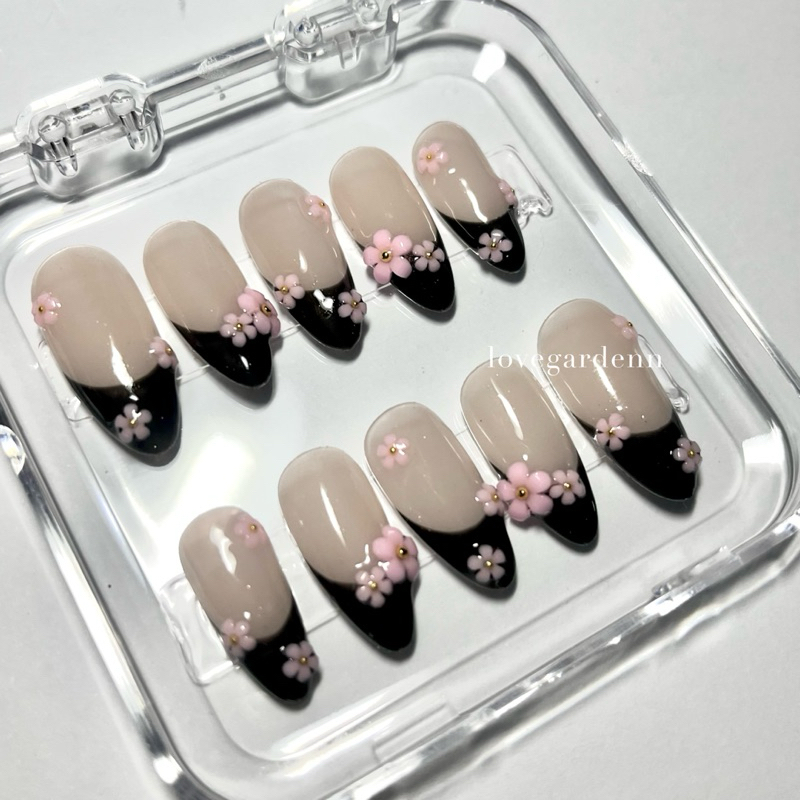 press on nails - handmade 🌸 เฟร้นปลายดำดอกไม้