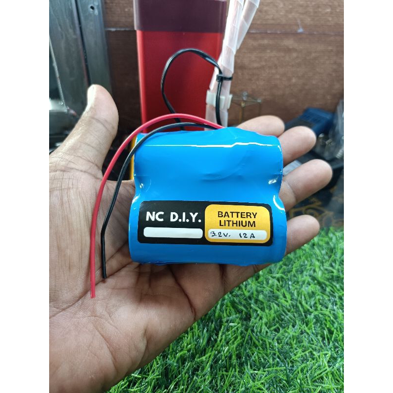 แบตไฟโซล่าเซลล์ แบตลิเธี่ยมฟอตเฟส ขนาด32700  3.2v  12,000mAh แบบ2ก้อน