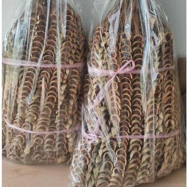 หมากเสียบ หมากสาย ( 1 หัวมี 100 เส้น) (1 เส้นมี 18-20 ชิ้น)