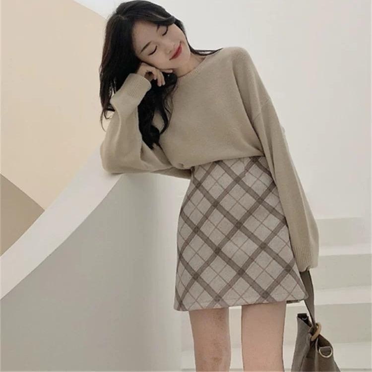 พร้อมส่ง กระโปรงลายสก็อตเอวสูง กระโปรงผู้หญิง มีซับด้านใน ซิปหลังฟรีไซส์ สไตล์