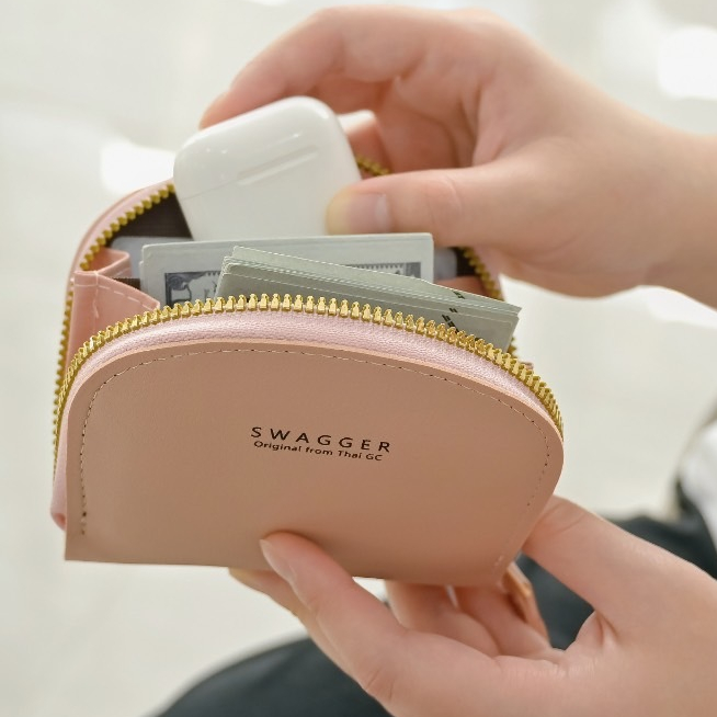 กระเป๋าสตางค์ใบสั้นคลาสสิคใส่เหรียญใส่บัตร ใส่หูฟังได้ มีสายคล้องมือ (GC-097)
