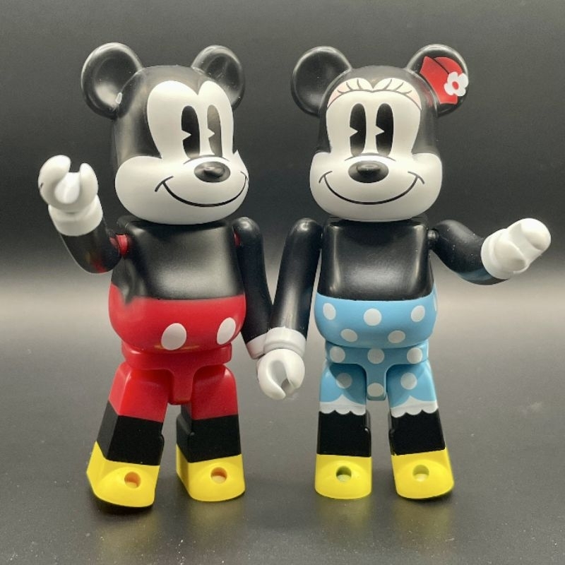 (ของแท้) คู่ BE@RBRICK 100% + 100% Disney MICKEY AND FRIENDS : Mickey Mouse + Minnie Mouse (bearbrick)