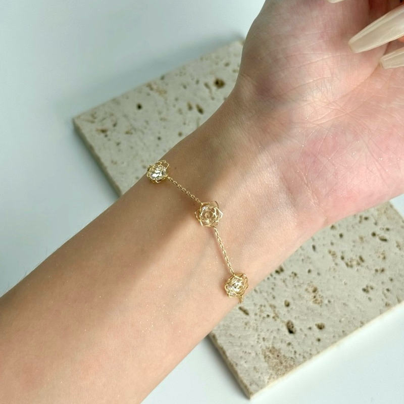 “Rose” bracelet | @socrush.bkk กำไลสร้อยข้อมือดอกไม้