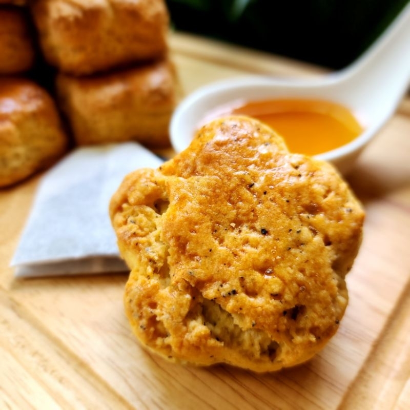 Scone สโคนชาเอิร์ลเกรย์ (4 ชิ้น+ น้ำผึ้ง)