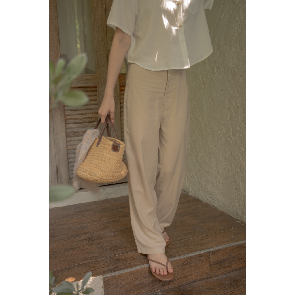 avo patdy linen pants กางเกงผ้าลินินกลับมาแล้วค่า รอบนี้ปรับทรงให้สวยกว่าเดิม เป็นทรงกระบอกกลาง ผ้ามีความใส่สบาย
