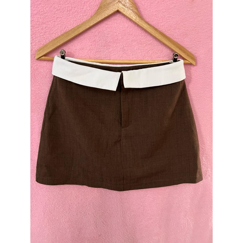 ส่งต่อ กระโปรงข้างในกางเกง สีน้ำตาล ไซส์ M ป้าย Lamer Lamai ใส่หนึ่งครั้ง