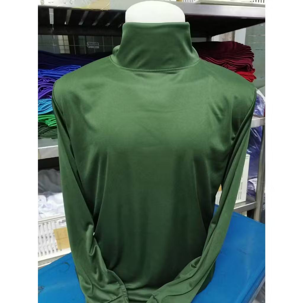 เสื้อแขนยาว คอเต่า ผ้าไมโคร สีเขียวทหาร ปลายแขนจั้ม ใส่สบาย มีไซส์ M L XL 2XL