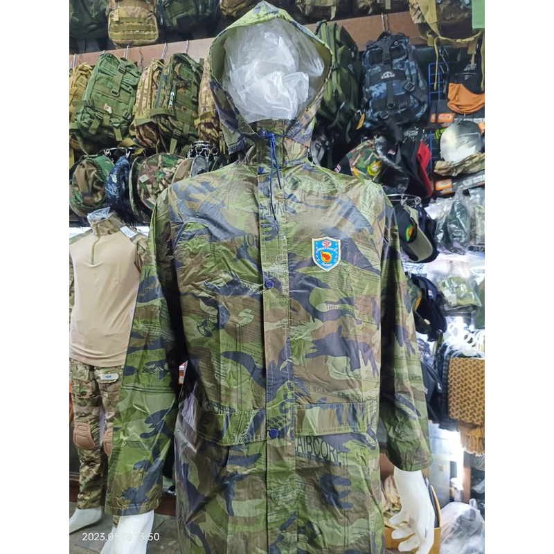 ชุดกันฝนเสื้อกางเกง มีฮูด ซิปและกระดุม เนื้อผ้า PVC thumbnail 3
