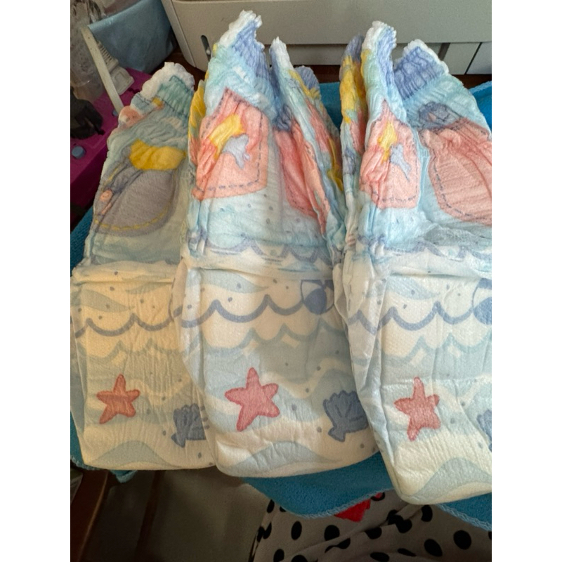 ผ้าอ้อมสำเร็จรูป pampers สำหรับว่ายน้ำแบบสวมสำหรับเด็กหญิงน้ำหนัก มากกว่า 14 กก. แพ็คเกจละ 3  ชิ้น