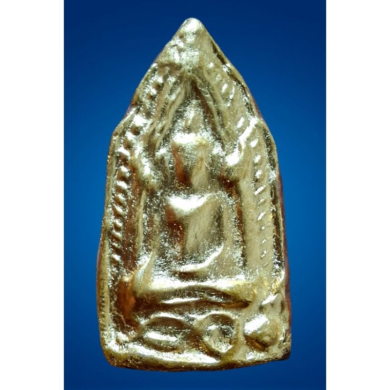 พระขุนแผนพลายกุมาร เนื้อดิน เก่า ไม่ทราบเกจิ เจ้าของเดิมนำไปลงรักปิดทอง บางท่านว่าหลวงพ่อเต๋ บางท่าน