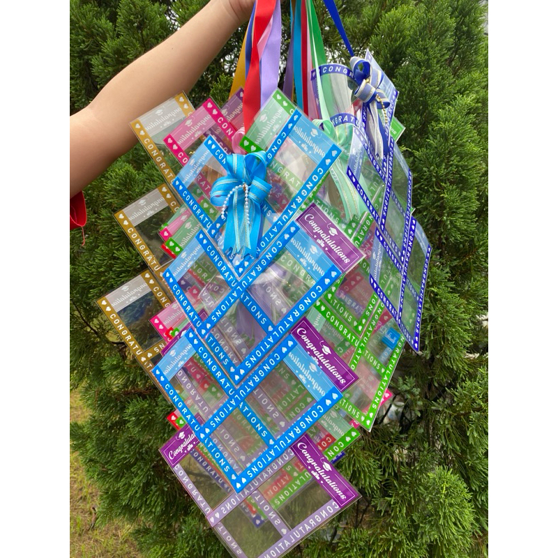 พวงมาลัยธนบัตร8และ12ใบ