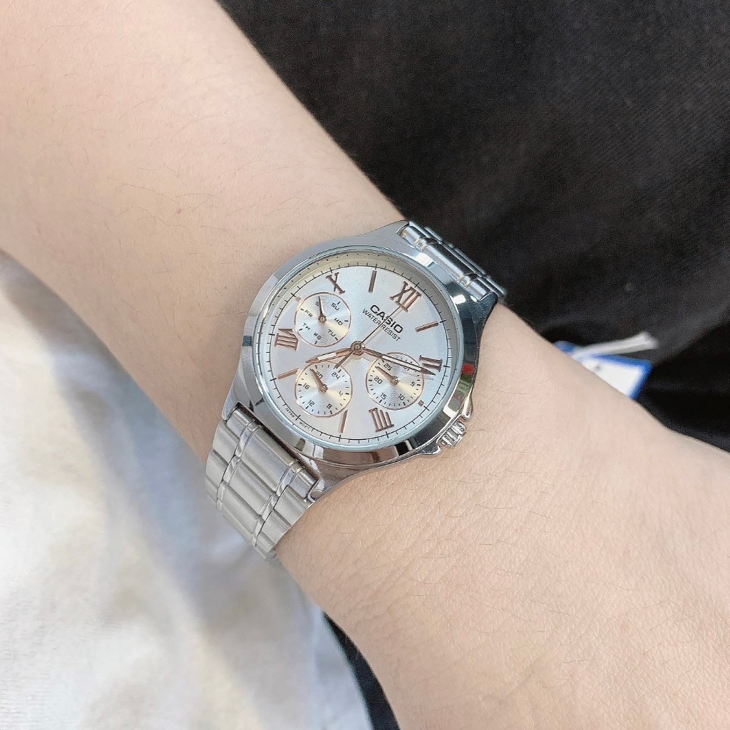 Casio Standard นาฬิกาข้อมือผู้หญิง สายสแตนเลส รุ่น LTP-V300D,LTP-V300D-7A2 - สีเงิน