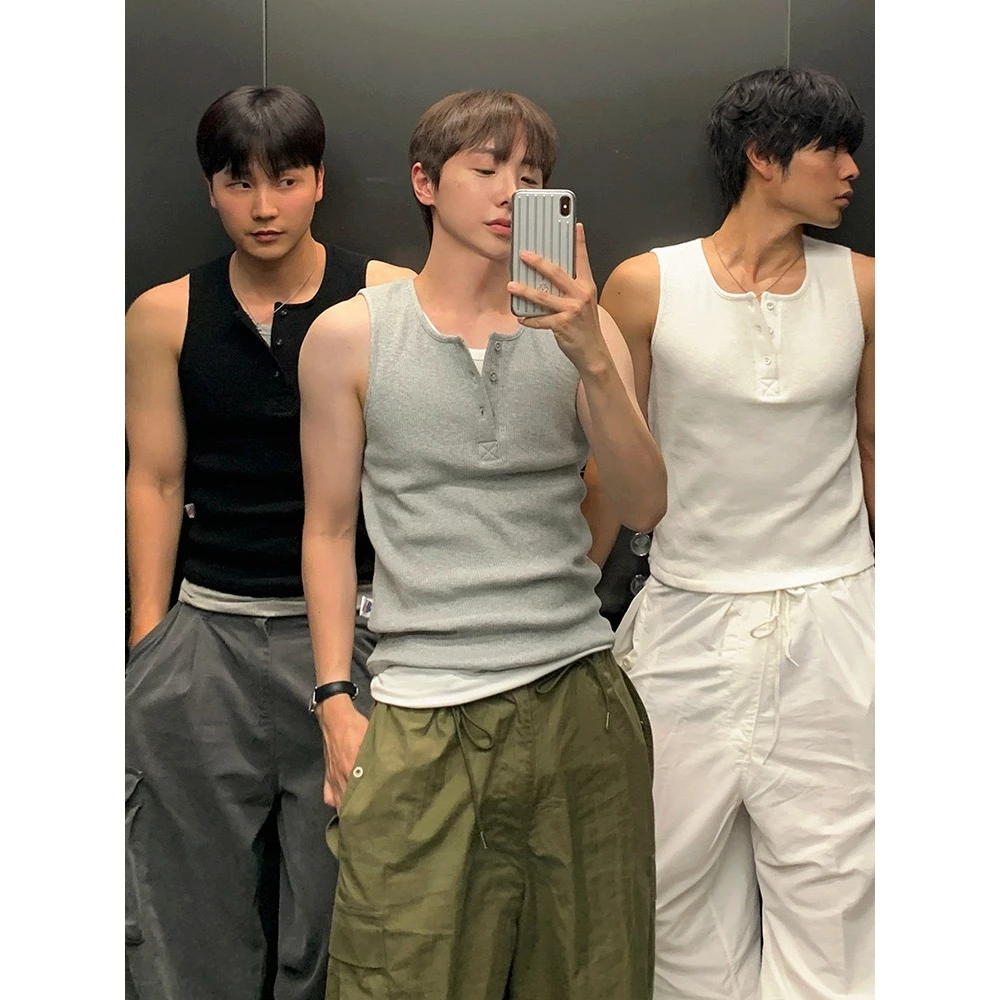 เสื้อกล้าม สีพื้น กระดุม 3 เม็ด ทรงเข้ารูป สไตล์เกาหลี ใส่ได้ทั้งผู้ชายและผู้หญิง B58