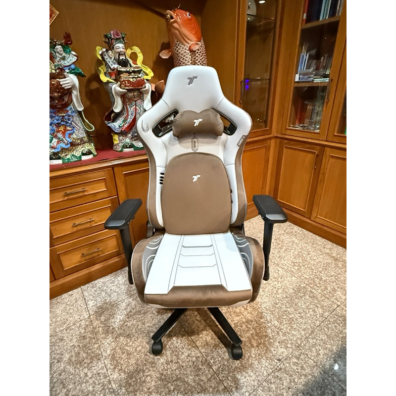 TTRacing Surge X Gaming Chair Star war กล่องครบมือ2 สภาพ 100%