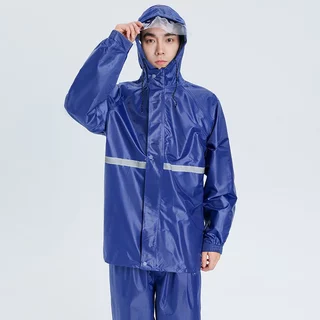 ชุดกันฝน ชุดกันน้ำ แยกเสื้อและกางเกงกันฝน แถบสะท้อนแสง สวมใส่สบาย ไม่อบอ้าว Waterproof raincoat