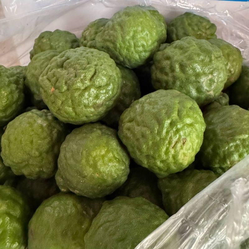 ลูกมะกรูดสด​ มะกรูด​ สวยๆ​ ขนาด​ 1 กิโลกรัม​ พร้อมส่ง