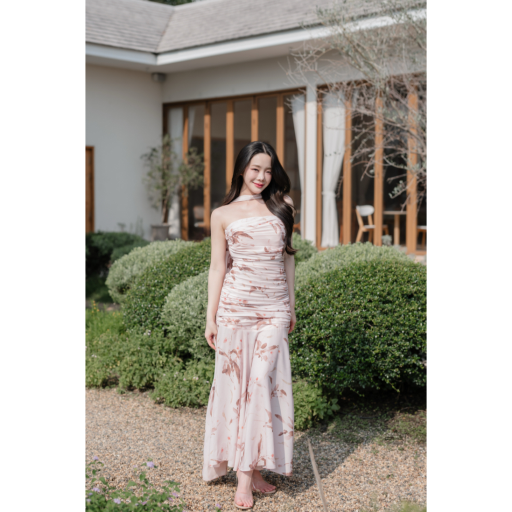 Pirunya - Long Dress 20 เดรสยาวออกงาน เกาะอก จับเดรป กระโปรงระบาย พร้อมผ้าคาดคอ (ผ้าพิมพ์ลาย Sweet Heart)
