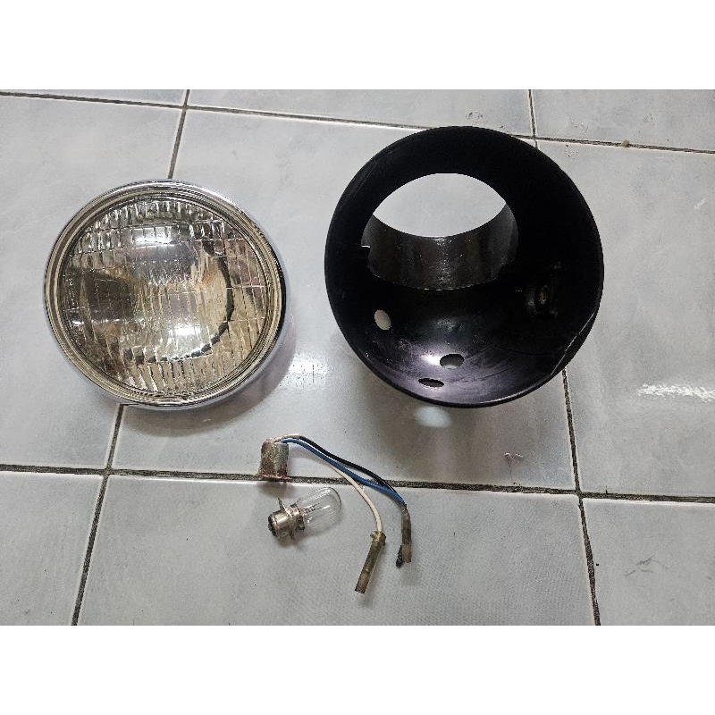 กระโหลกไฟหน้า พร้อม จานฉาย แท้ใหม่ Yamaha YL2 YL2G L5T H3 H3C