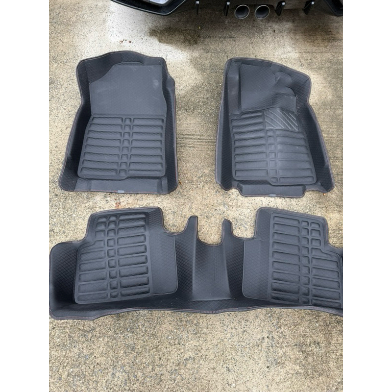 [มือ2 Used] พรมรถยนต์ 6D Honda Civic FC FK ปี16++ เข้ารูปสวยงาม 3ชิ้น หน้า2หลัง1