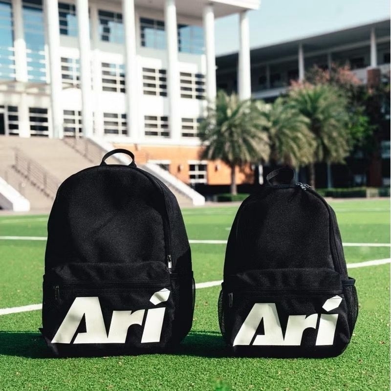 กระเป๋าเป้ ARI ESSENTIAL BACKPACK - BLACK/WHITE/BLACK ของแท้