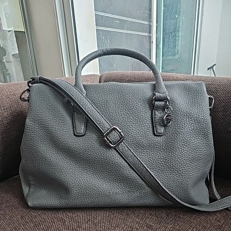 กระเป๋าสะพาย Anne Klein