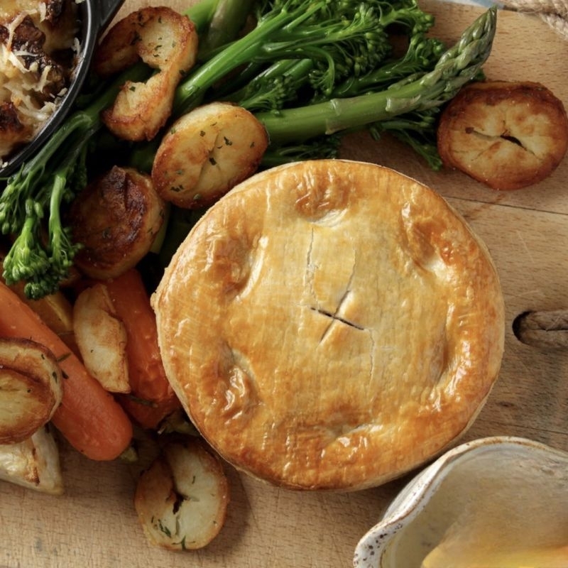 Traditional Steak & Mushroom Pie 2 Pack 500g (250 x 2) - โฮมเมด พายเสต็กเนื้อและเห็ด 2 แพ็ก 500กรัม. (250 x 2)