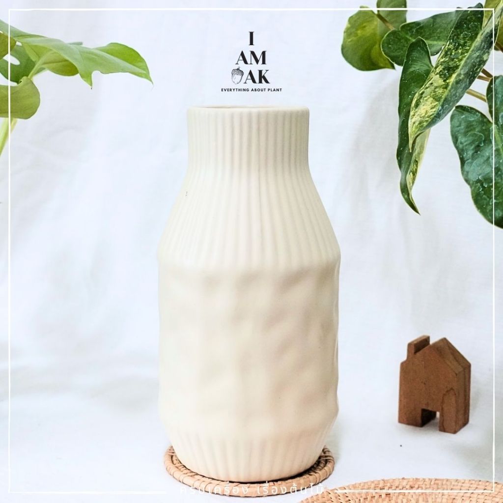 แจกันเซรมิคสีขาว แจกันไฮโซ หรูหรา มอลโตสสีเหลืองขนาดเล็ก